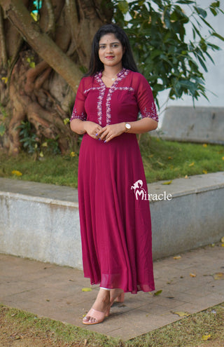 Dresses | Long kurti designs, Designer kurti patterns, Kurti designs party  wear