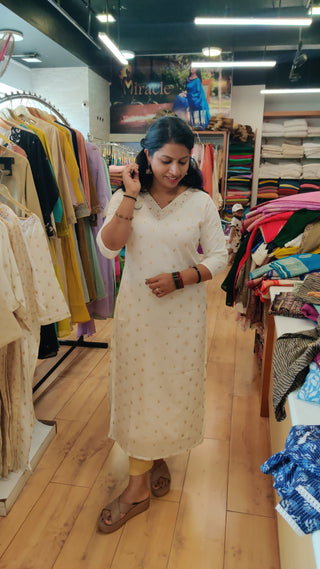 Onam slitted kurti MCK290